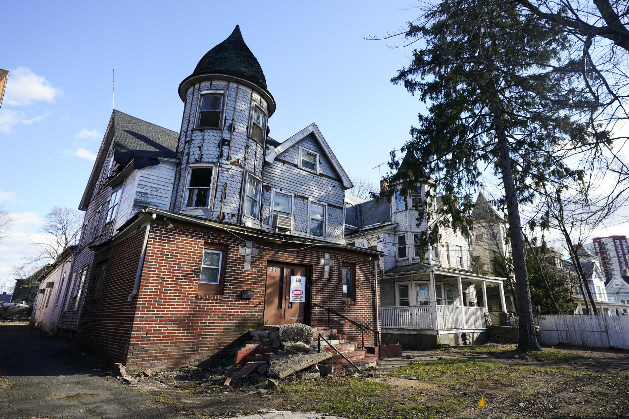 Controversial housing reform stumbles but Democrats vow to revive it