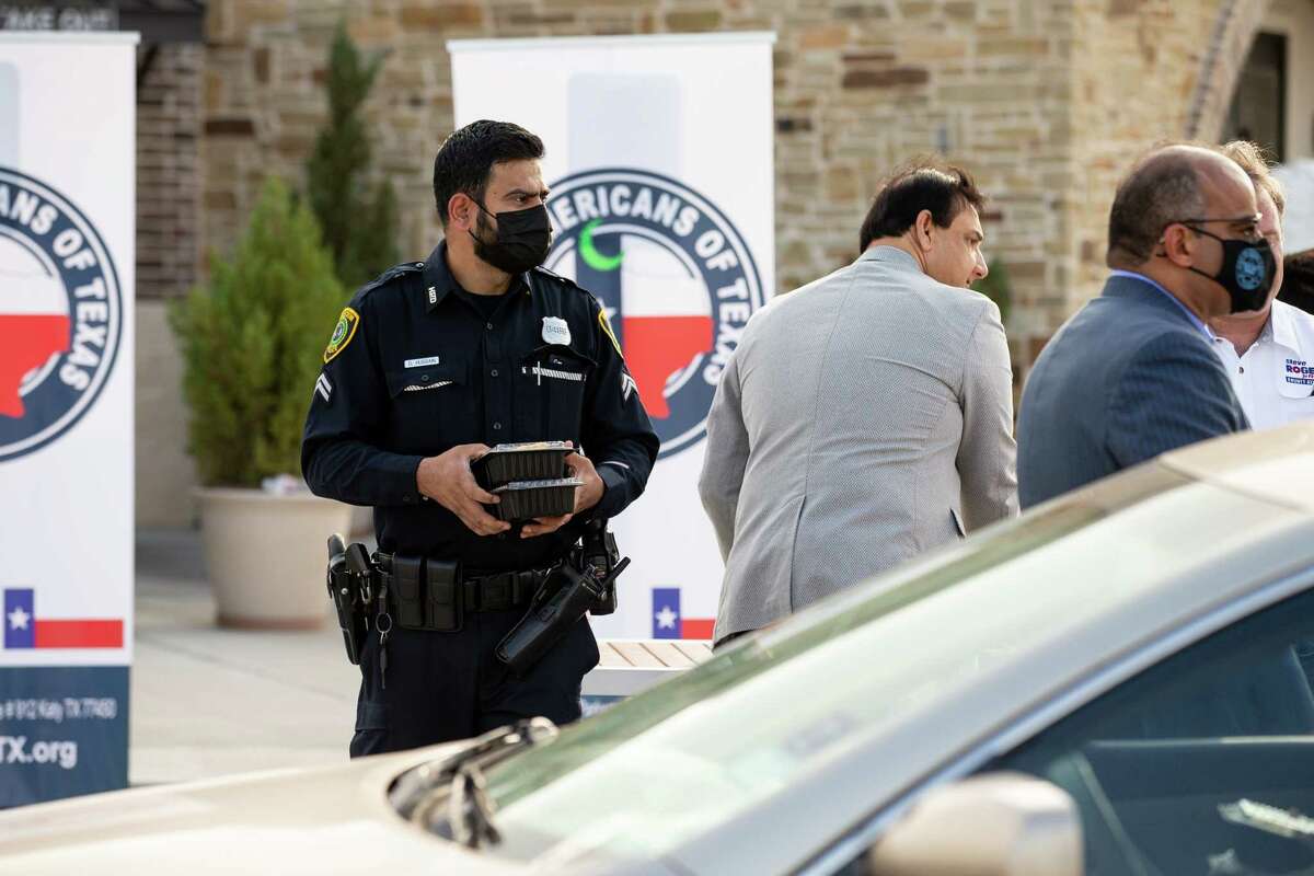 Houston police accommodate Muslim cops who fast during Ramadan
