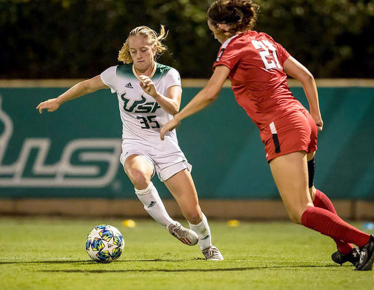 University of South Florida junior forward Sydny Nasello (35) is a semifinalist for the prestigious Hermann Trophy, college soccer’s highest honor. A native of Land O’ Lakes, Fla., she is the daughter of Alton native and former AHS and Sangamon State player Tim Nasello. Her uncle, Greg Nasello, is a former AHS soccer coach and her late grandfather, Charlie Nasello, helped establish soccer as a sport in the area in the 1970s and 1980s and was active in youth soccer and refereeing for many years.