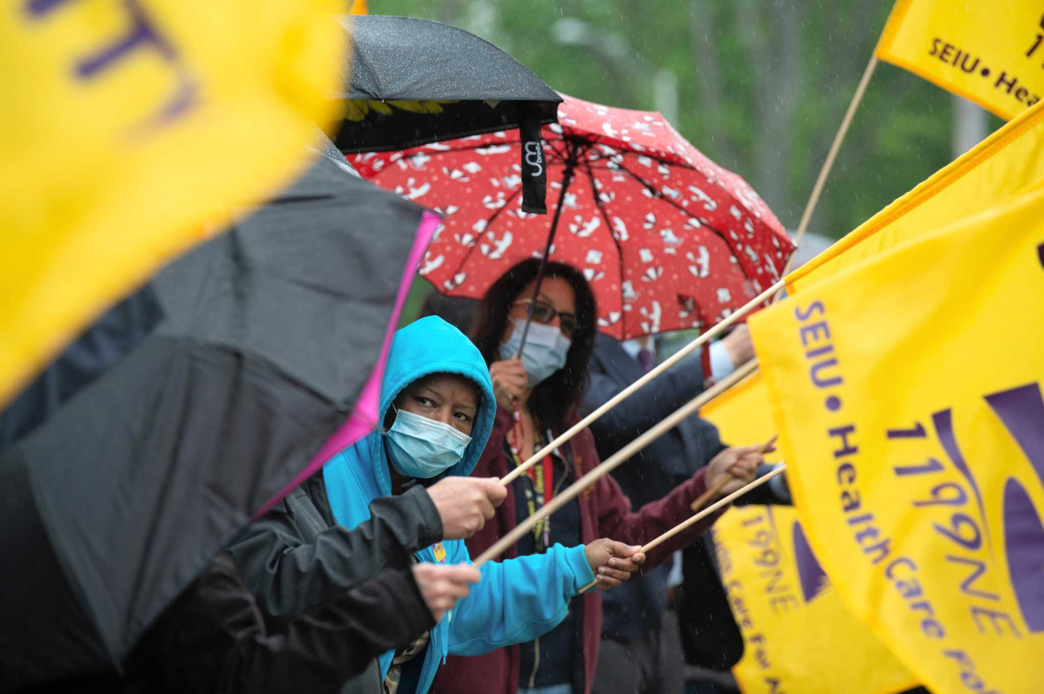 'At a breaking point': Health care workers rally for more staffing in Middletown - Vimarsana News