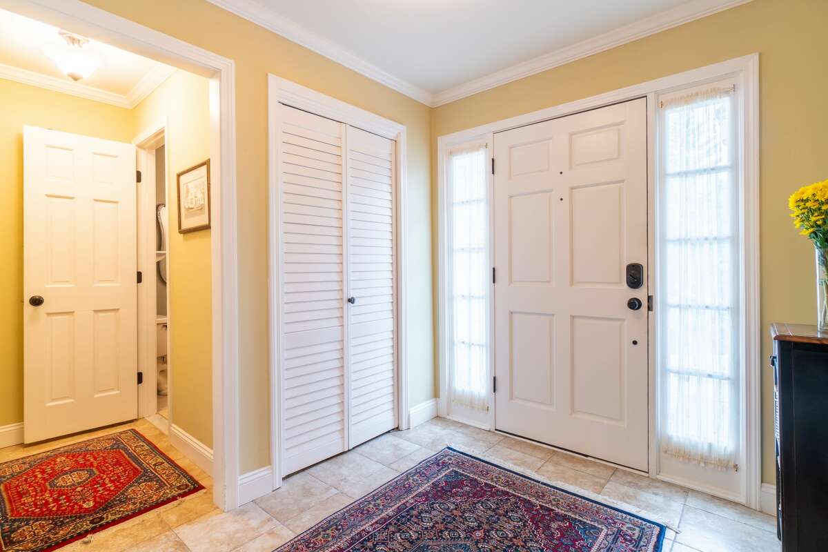 House of the Week Pondside in Loudonville