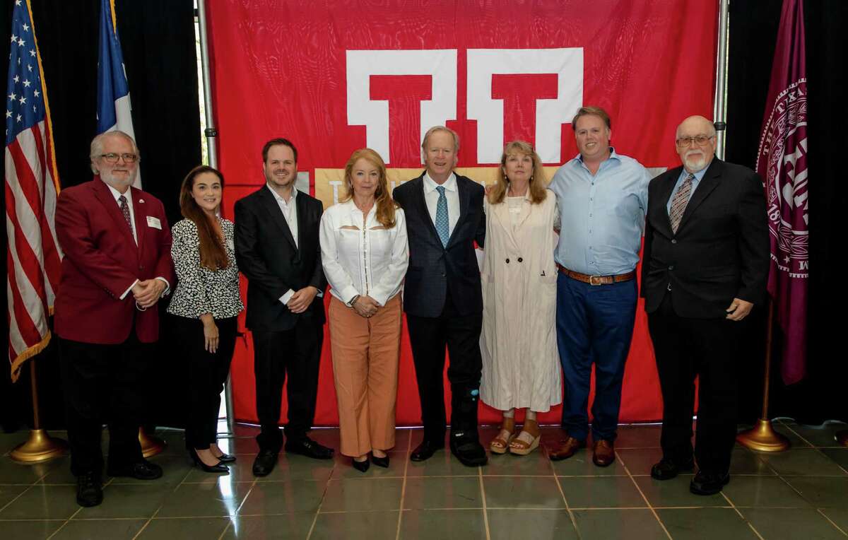 On hand to celebrate the new TAMIU Endowed Professorship in petroleum engineering are Dr. Tom Mitchell, provost and vice president for Academic Affairs; Dr. Claudia San Miguel, Dean of College of Arts and Sciences; David W. Killam Jr.; Tracy K. DiLeo; David W. Killam; Kati Killam; Cliffe Killam; and Dr. Pablo Arenaz, TAMIU President.