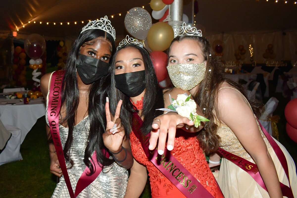 St. Joseph’s High School in Trumbull held its senior prom on May 6, 2021. The event was held in a tent on the school’s campus. Were you SEEN?