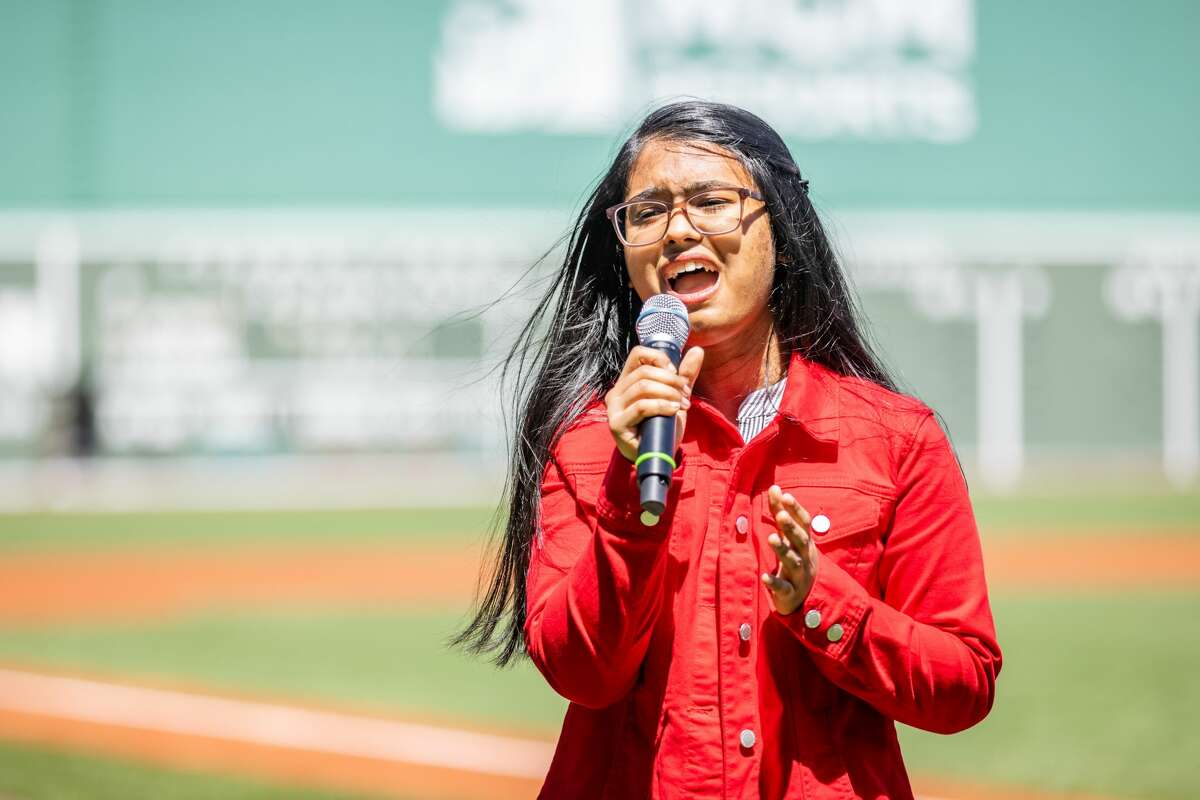 VIDEO: Red Sox Fans Singing the National Anthem and Other Images