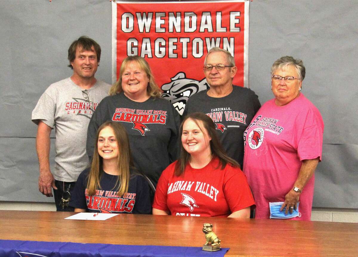 Owendale-Gagetown senior Libby Ondrajka signed a letter of intent on Friday afternoon to attend and run track and cross country at Saginaw Valley State Univeristy.