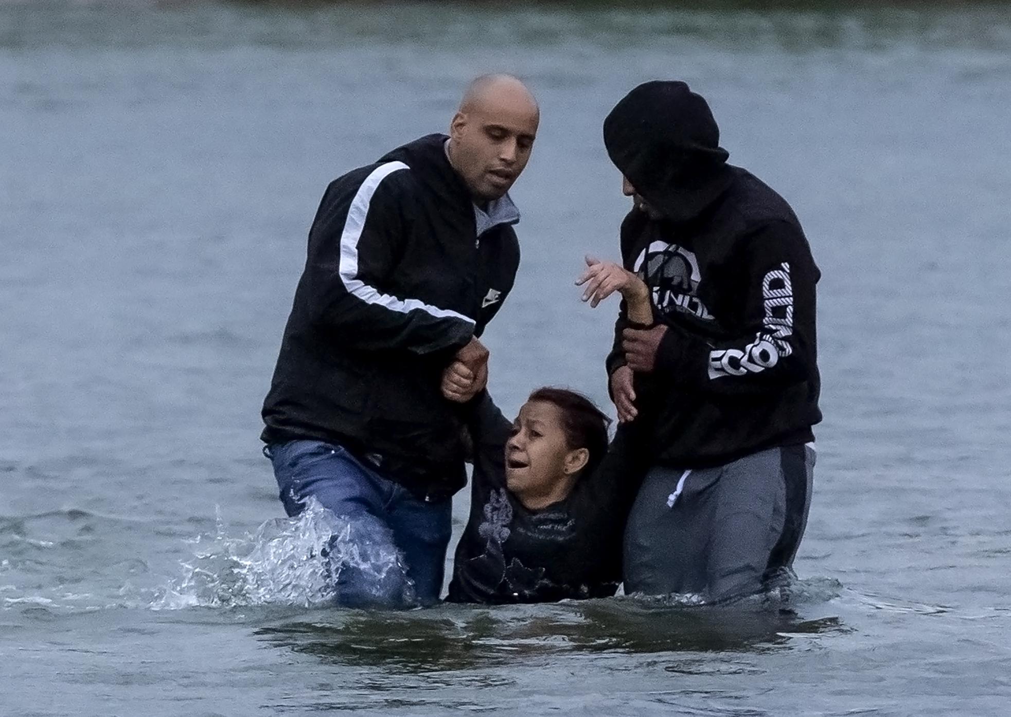 'The worst we've seen': Migrant influx overwhelms Southwest Texas border counties - Vimarsana News