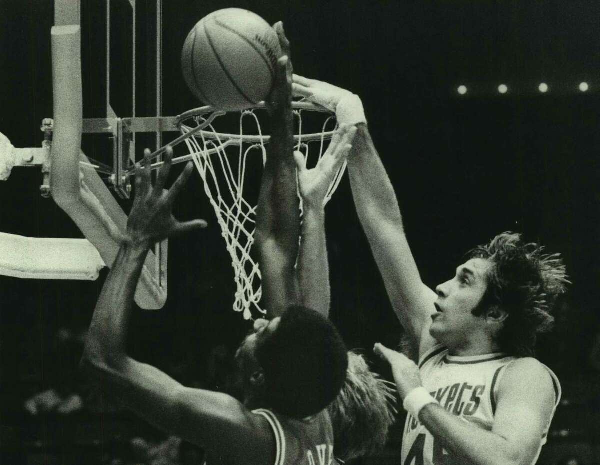 Rudy Tomjanovich could play above the rim and defense, too.