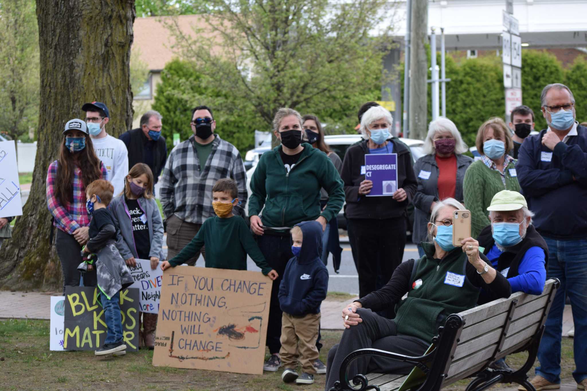 Dozens rally for zoning changes in Deep River