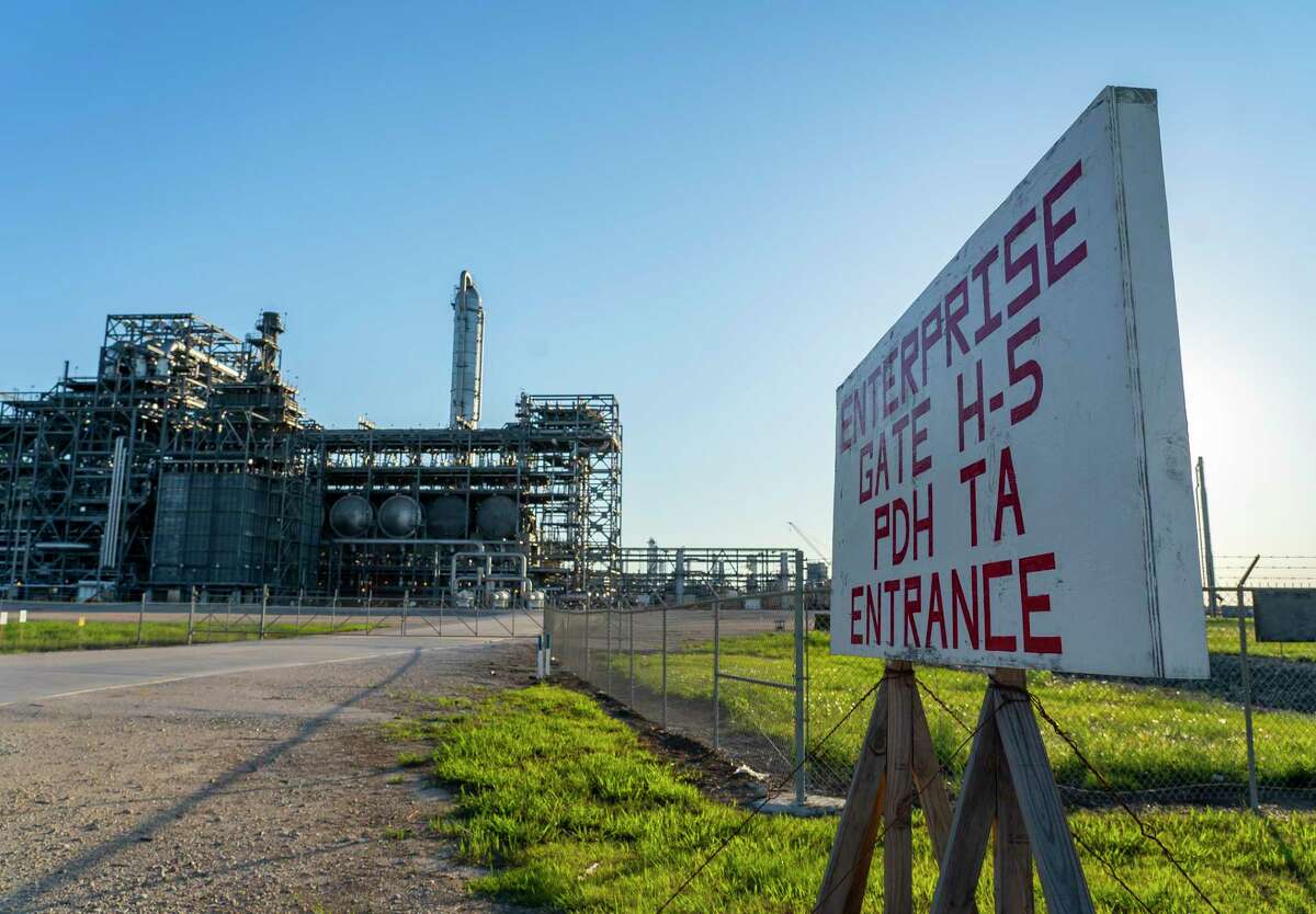 Corporations saving 10 billion on taxes that Texans are paying for