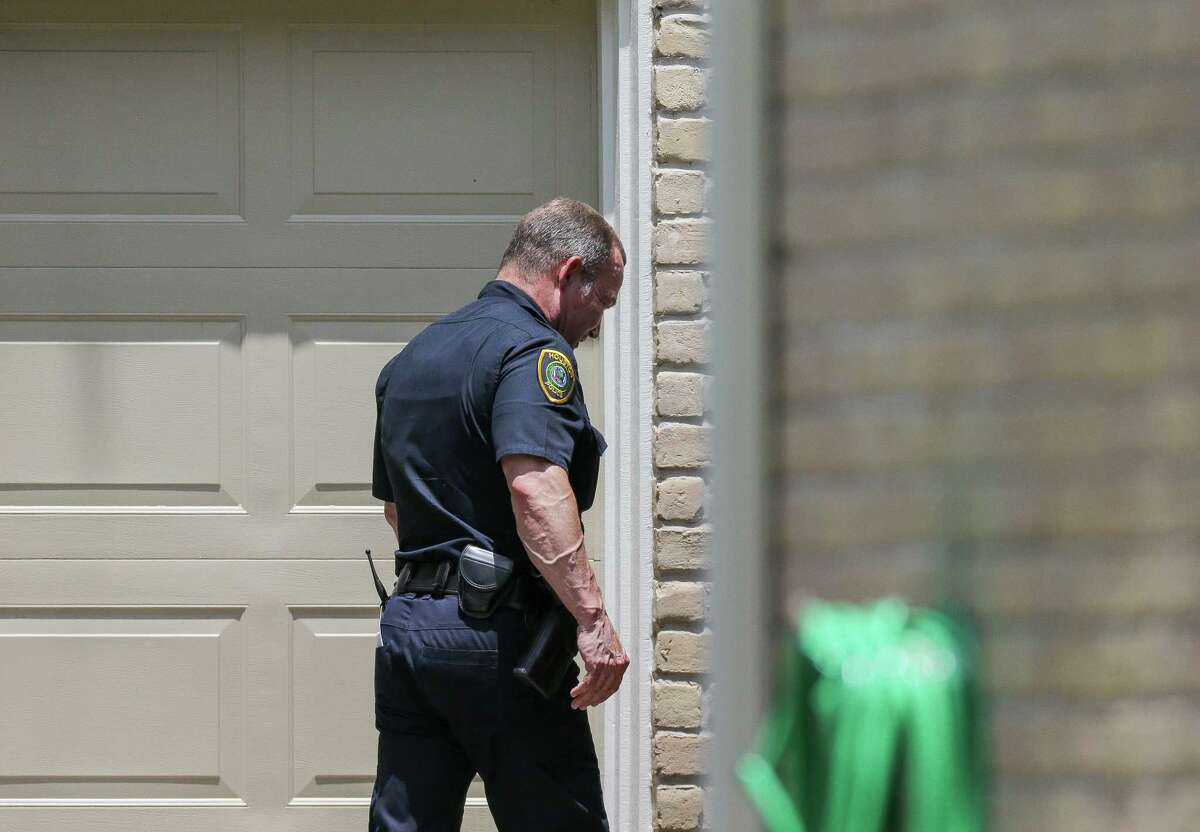 Man who fled Houston neighborhood with tiger arrested on evading charge