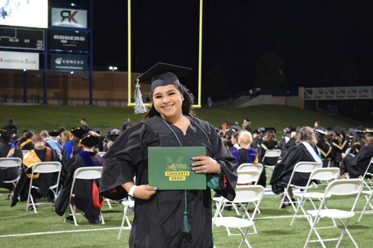 Midland College outstanding graduates and transfer scholarship recipients