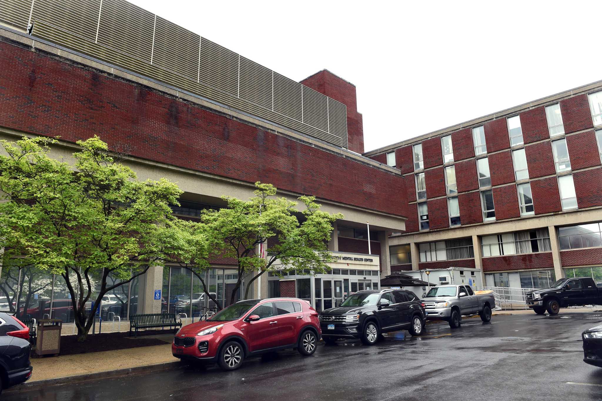 New Haven activists: Remove guns from CT Mental Health Center - Vimarsana News