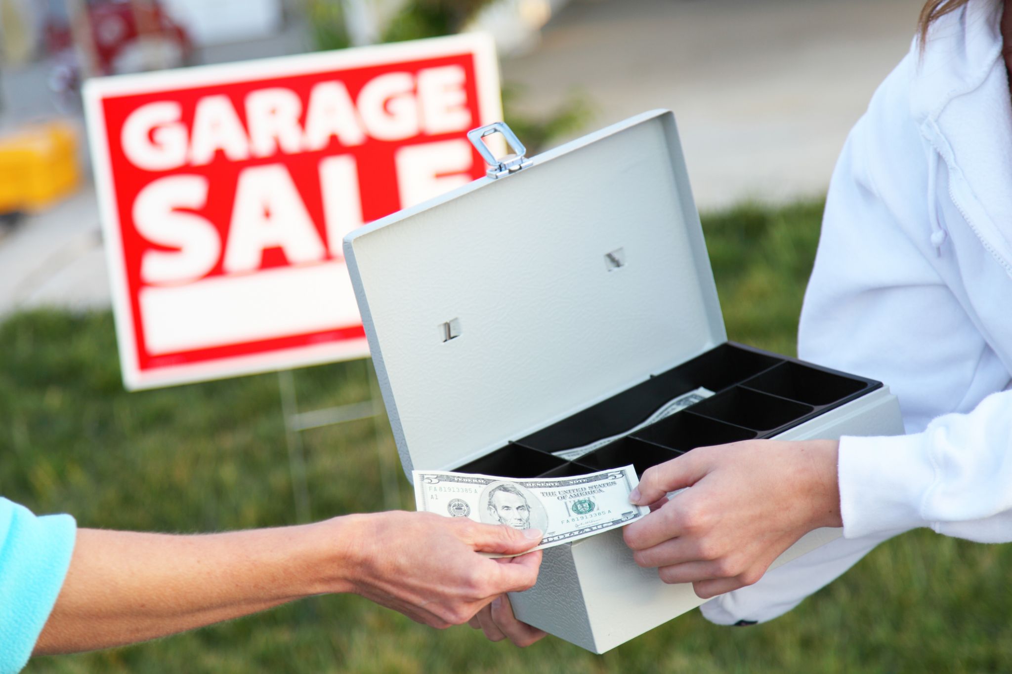 Shopportunist: How to host a successful garage sale - Vimarsana News