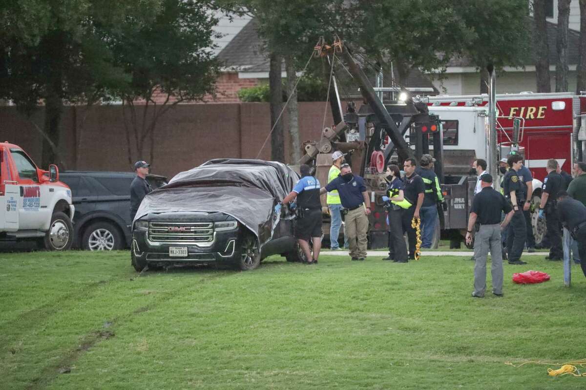 Vehicle pulled from pond matches description of SUV belonging to missing Erica Hernandez Tuesday, May 11, 2021, in Pearland.