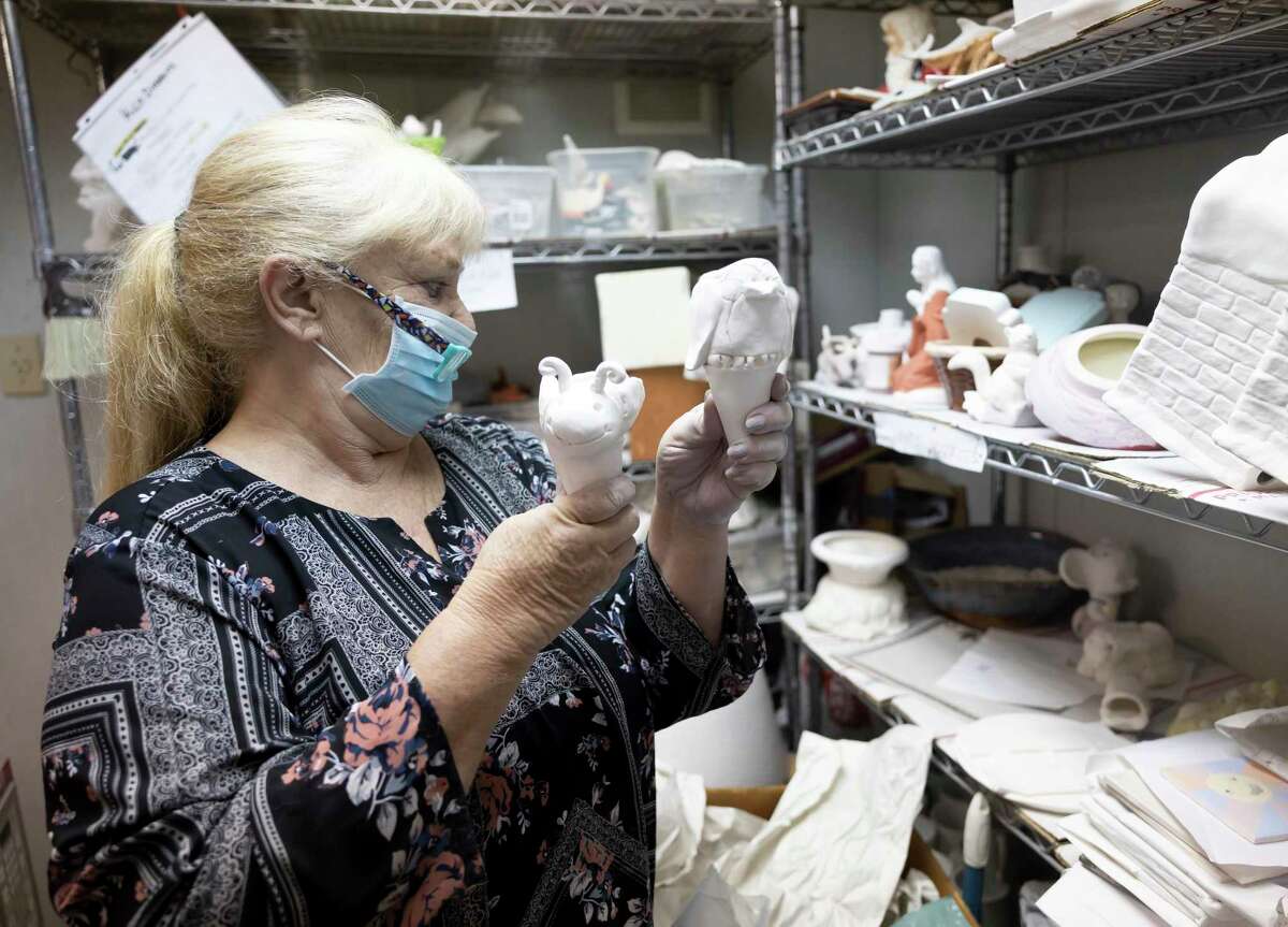 Firm gives Bridgewood Farms new water well system