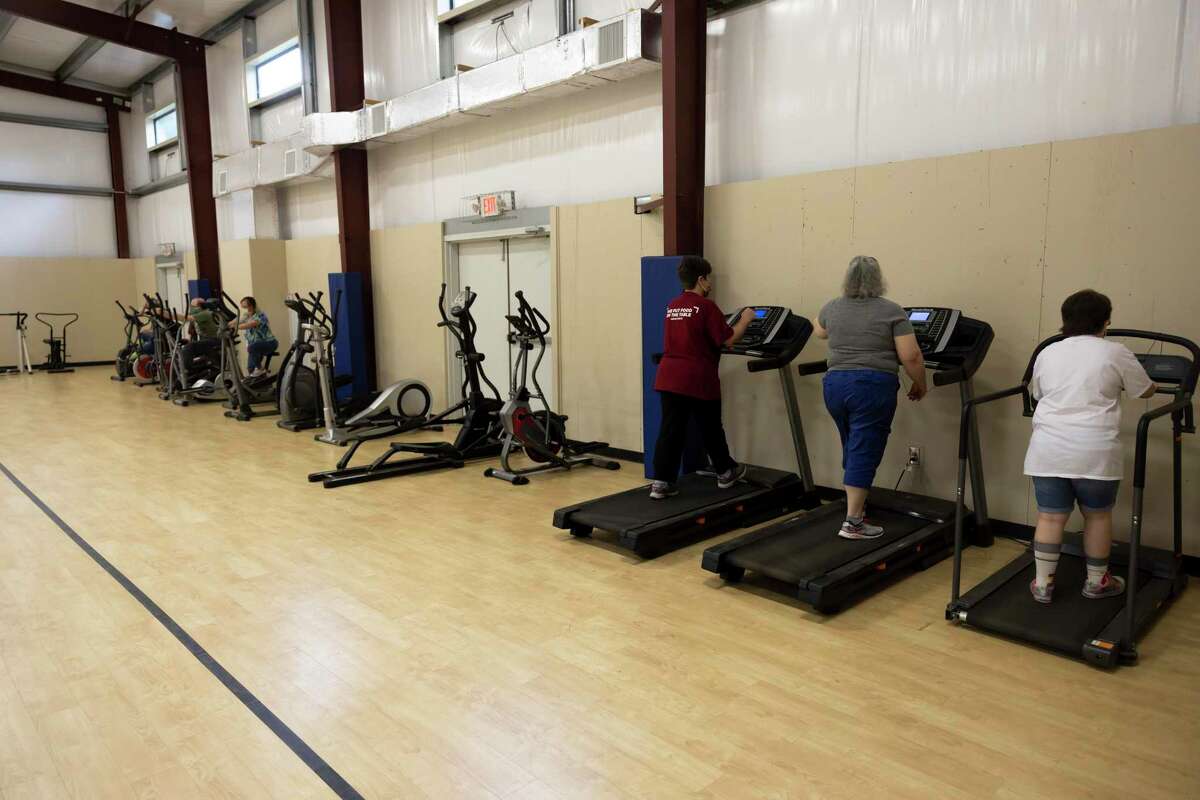 Firm gives Bridgewood Farms new water well system