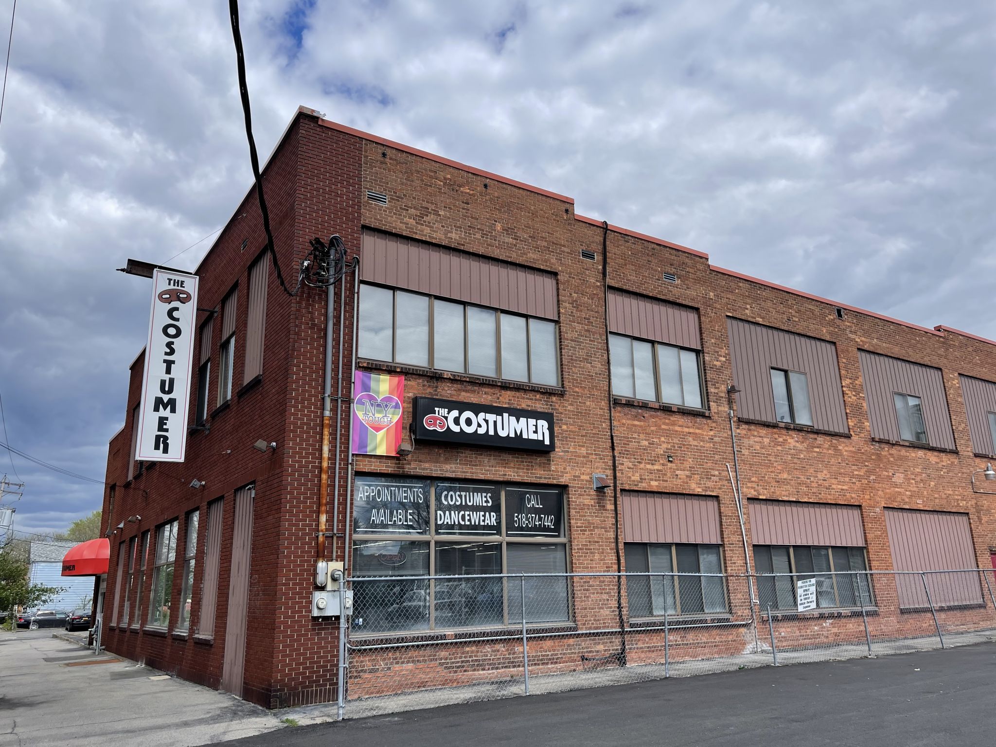Costumer expanding, moving store to Schenectady's Mohawk Harbor - Vimarsana News