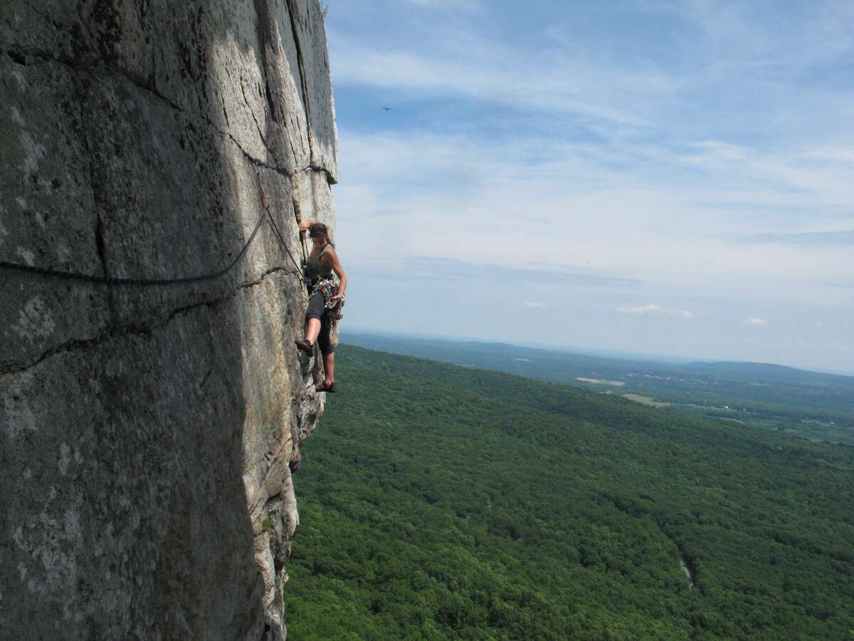 Chalk Bag for Rock Climbing or Bouldering – Right Page