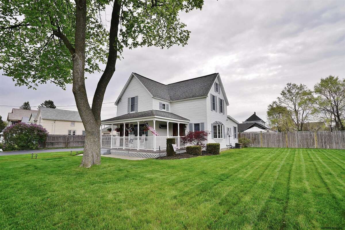 $259,000. 2630 Augustine Ave., Rotterdam, 12306. View listing.