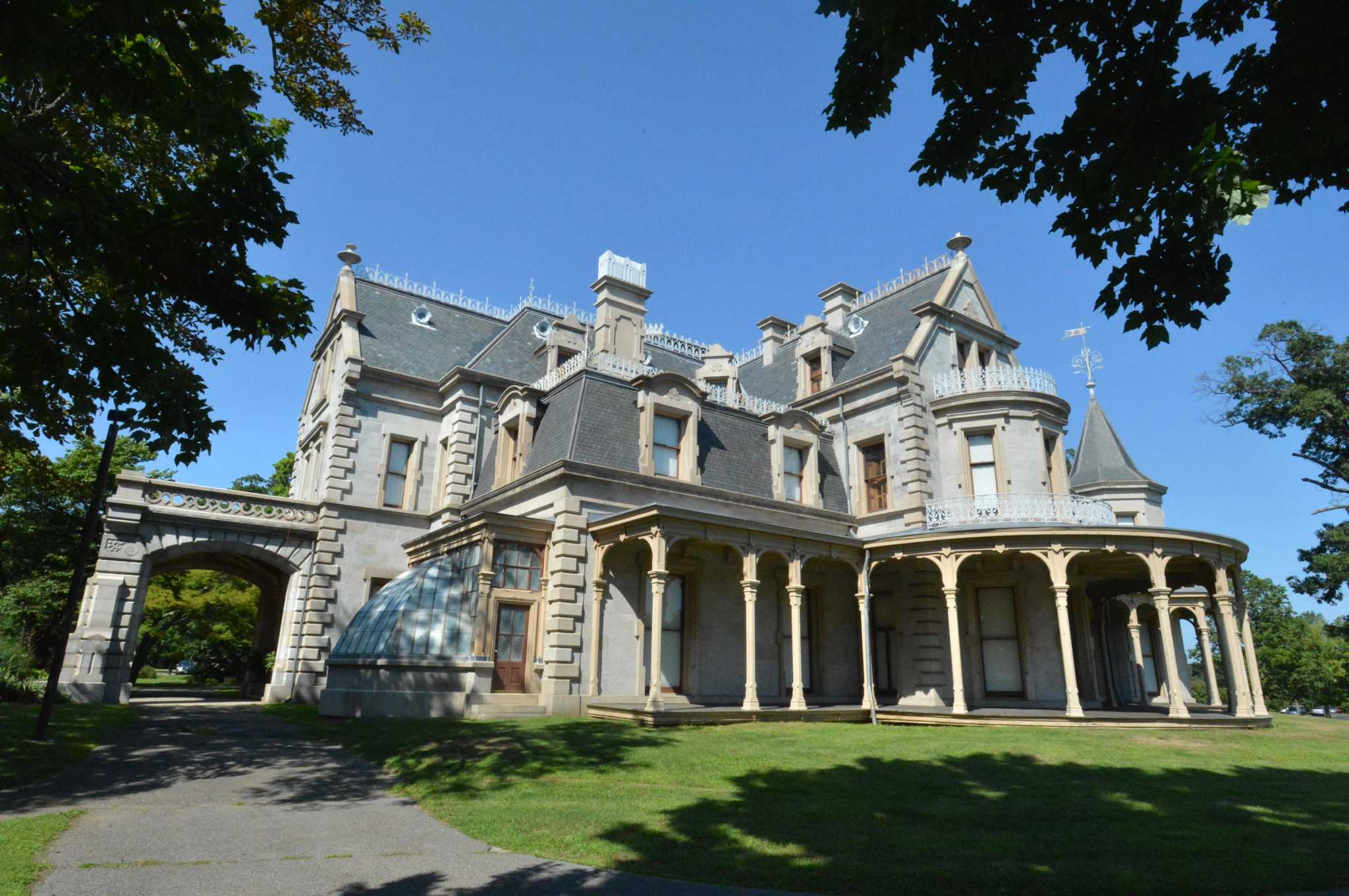 Stephen King film to be set at Norwalk's Lockwood Mansion - Vimarsana News