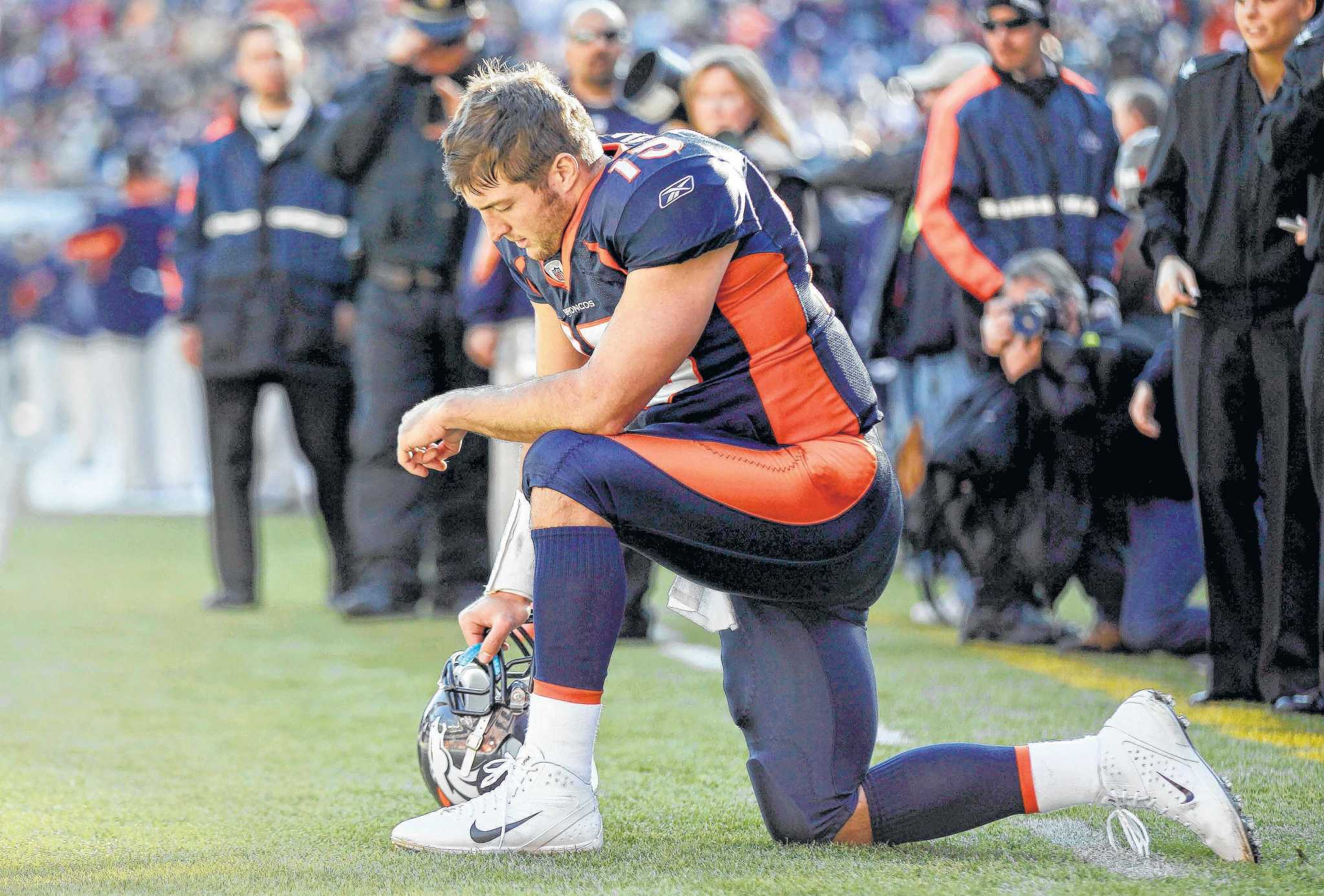 Commentary: No harm in giving Tim Tebow a shot with Jaguars