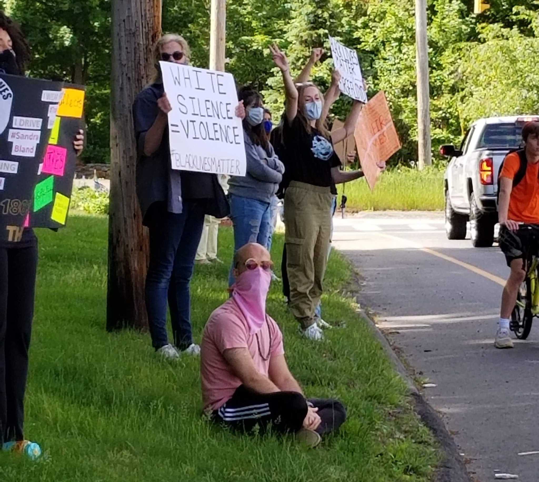 Derby aldermen unanimously approve Floyd vigil