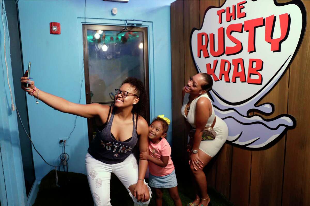 The Rusty Krab Experience Brings Spongebob Mania To Houston