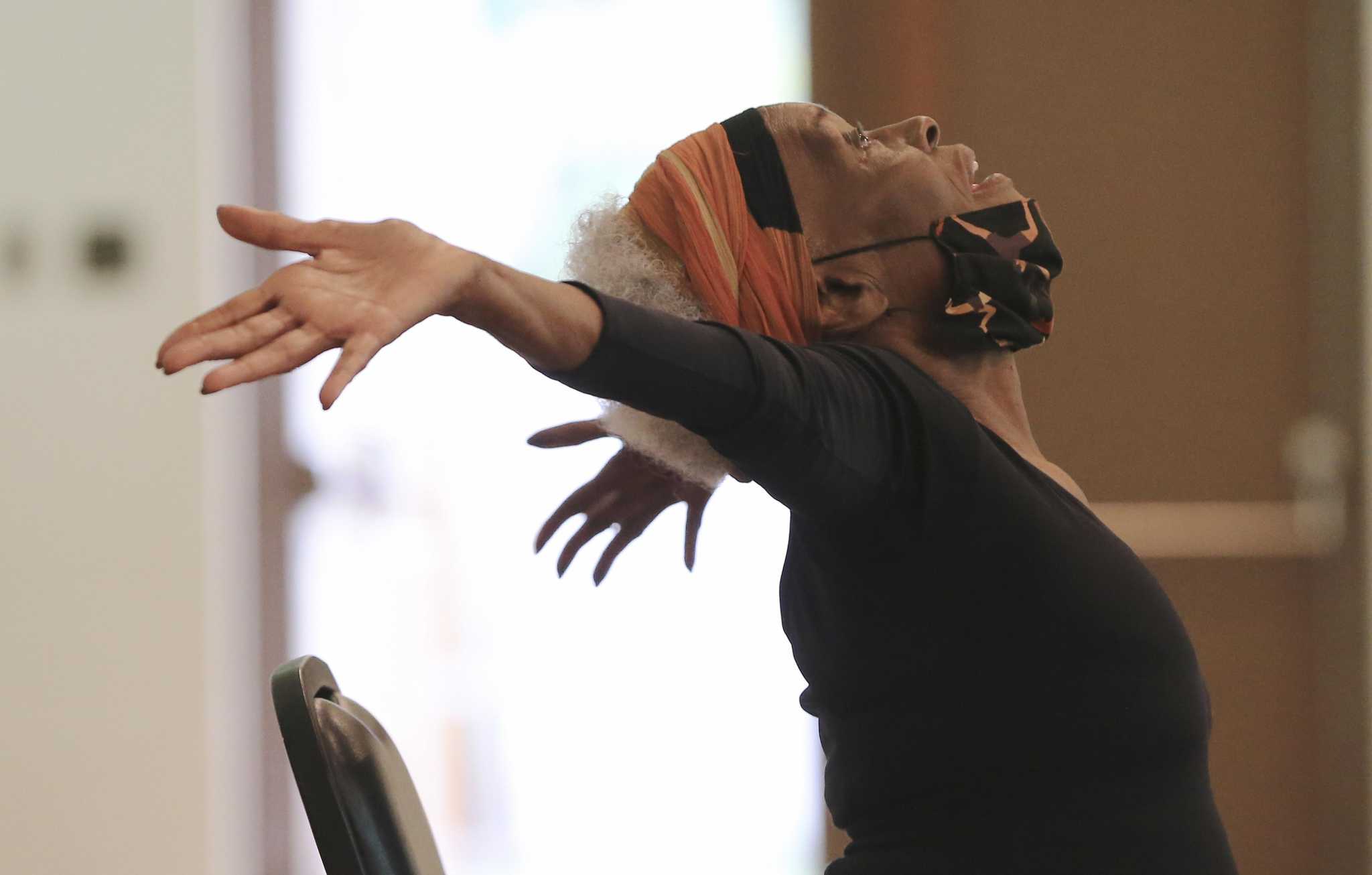 'Fitness knows no age': San Antonio woman, 85, finds freedom through yoga - Vimarsana News