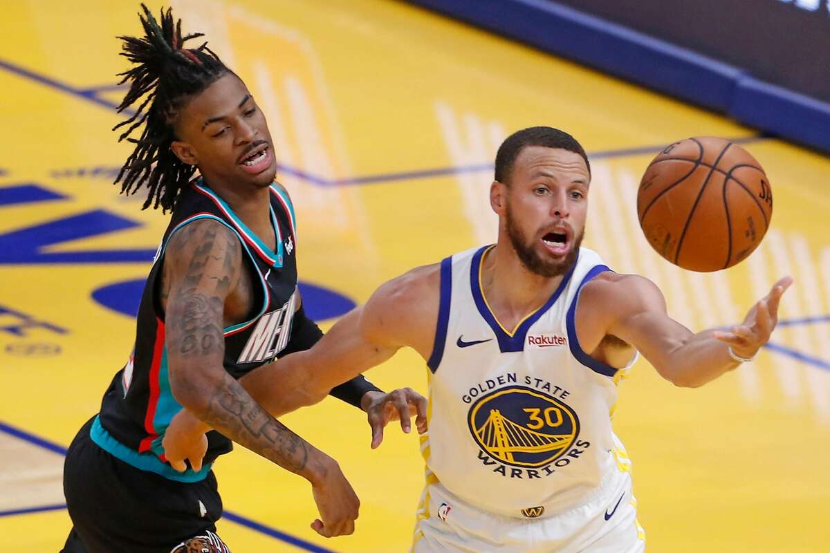 Steph Curry scores 46 points as Warriors clinch eighth spot with win