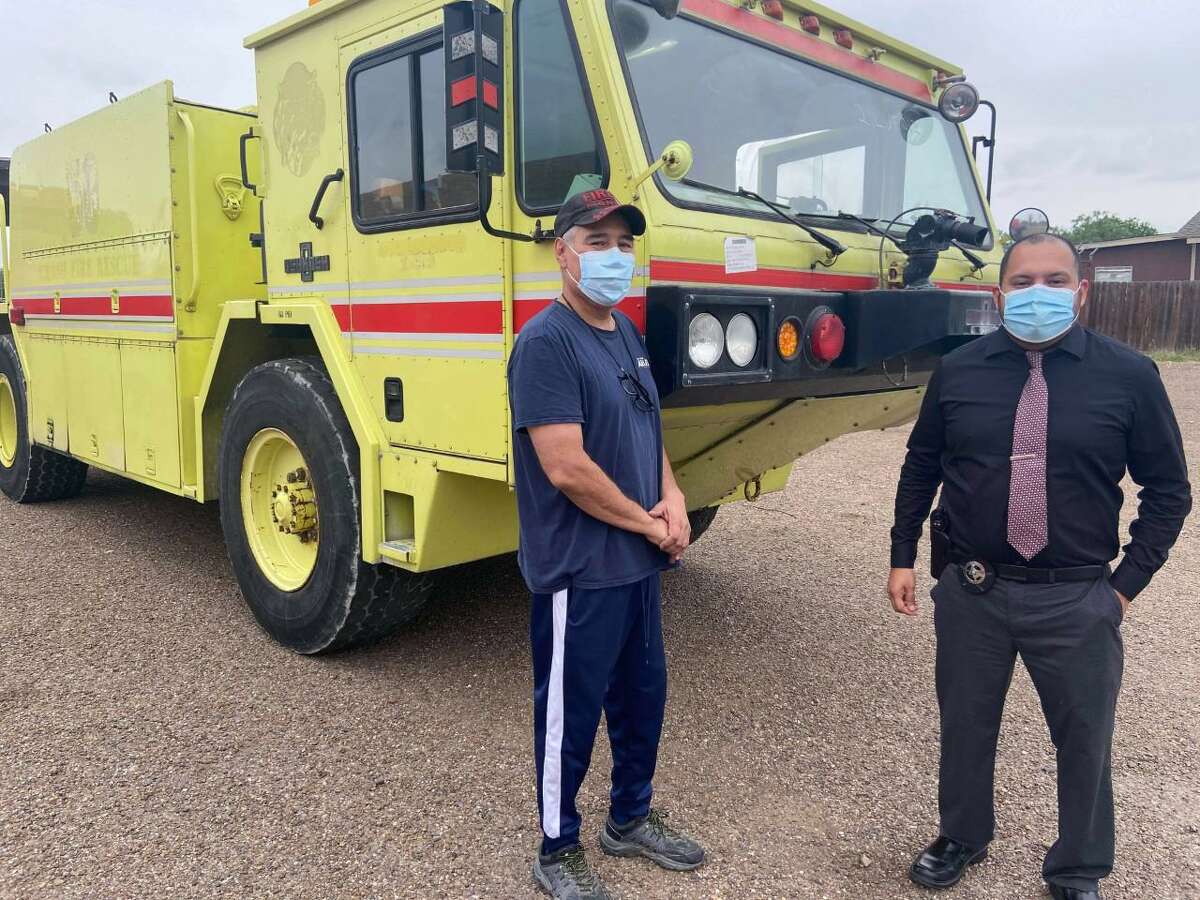 The Texas A&M Forest Service state agency provided a 1986 Oshkosh AS32P19A truck to the Rio Bravo Volunteer Fire Department.