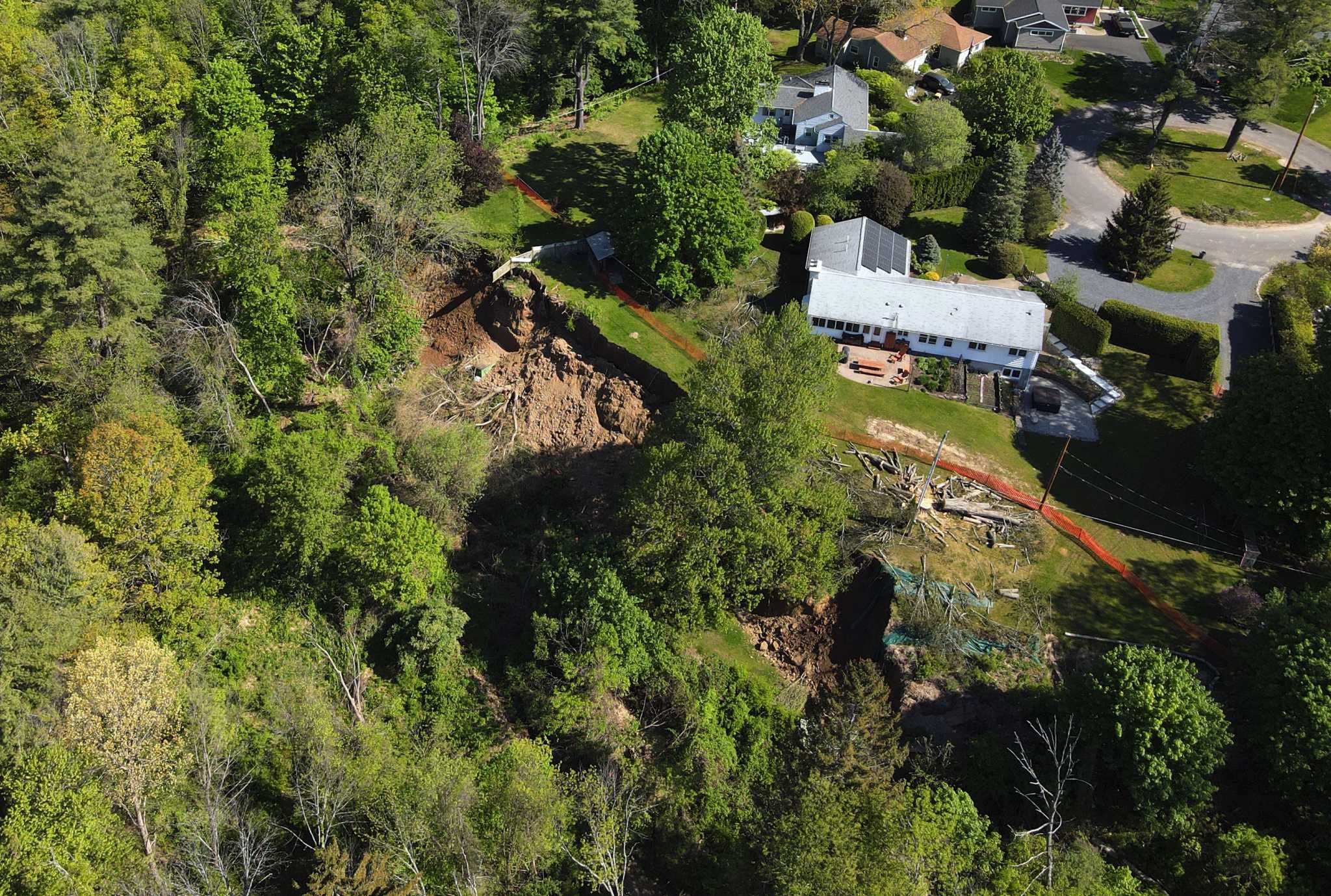 Photos: Delmar landslide makes parts of two backyards to vanish - Vimarsana News