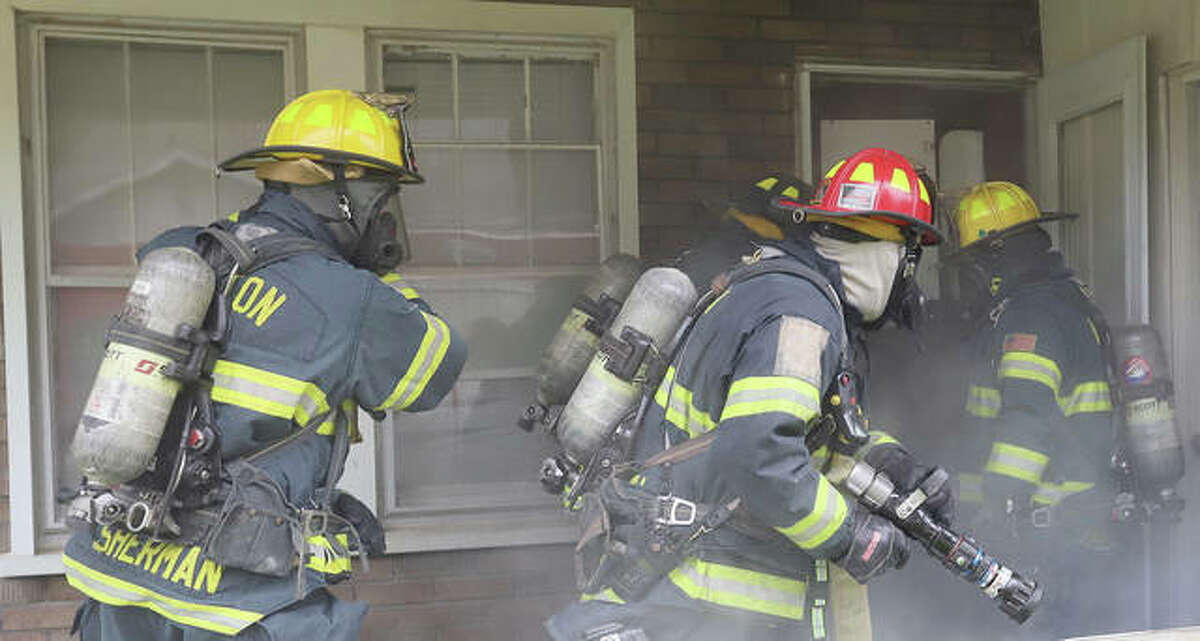 Alton firefighters learn with burns