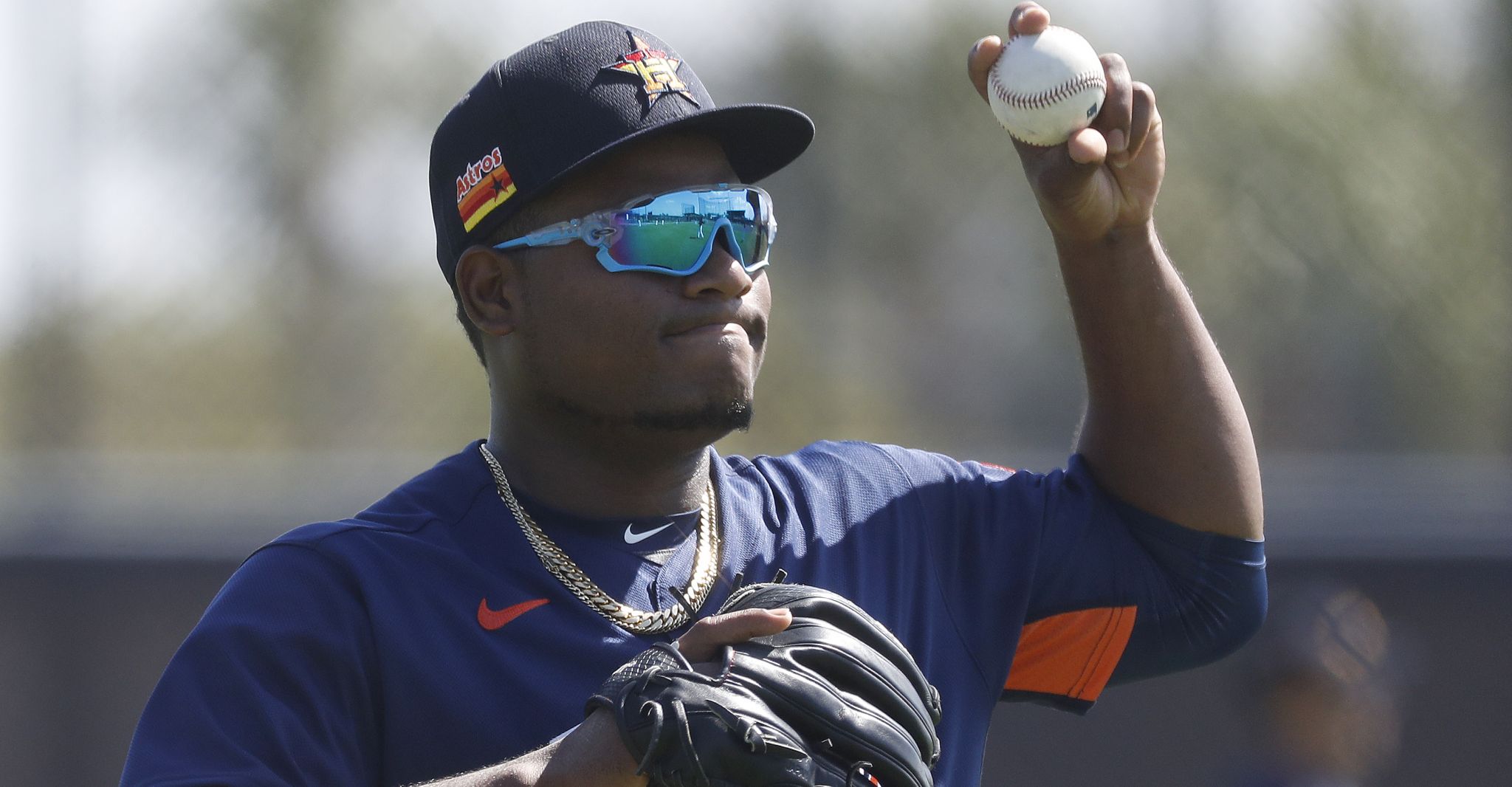Astros' Framber Valdez shows solid command in first rehab outing