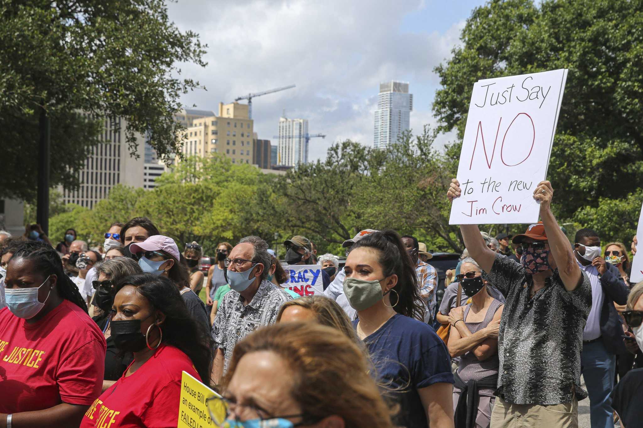 Outnumbered Democrats defeat Texas voting restriction bill with flurry of objections, and a walkout - Vimarsana News