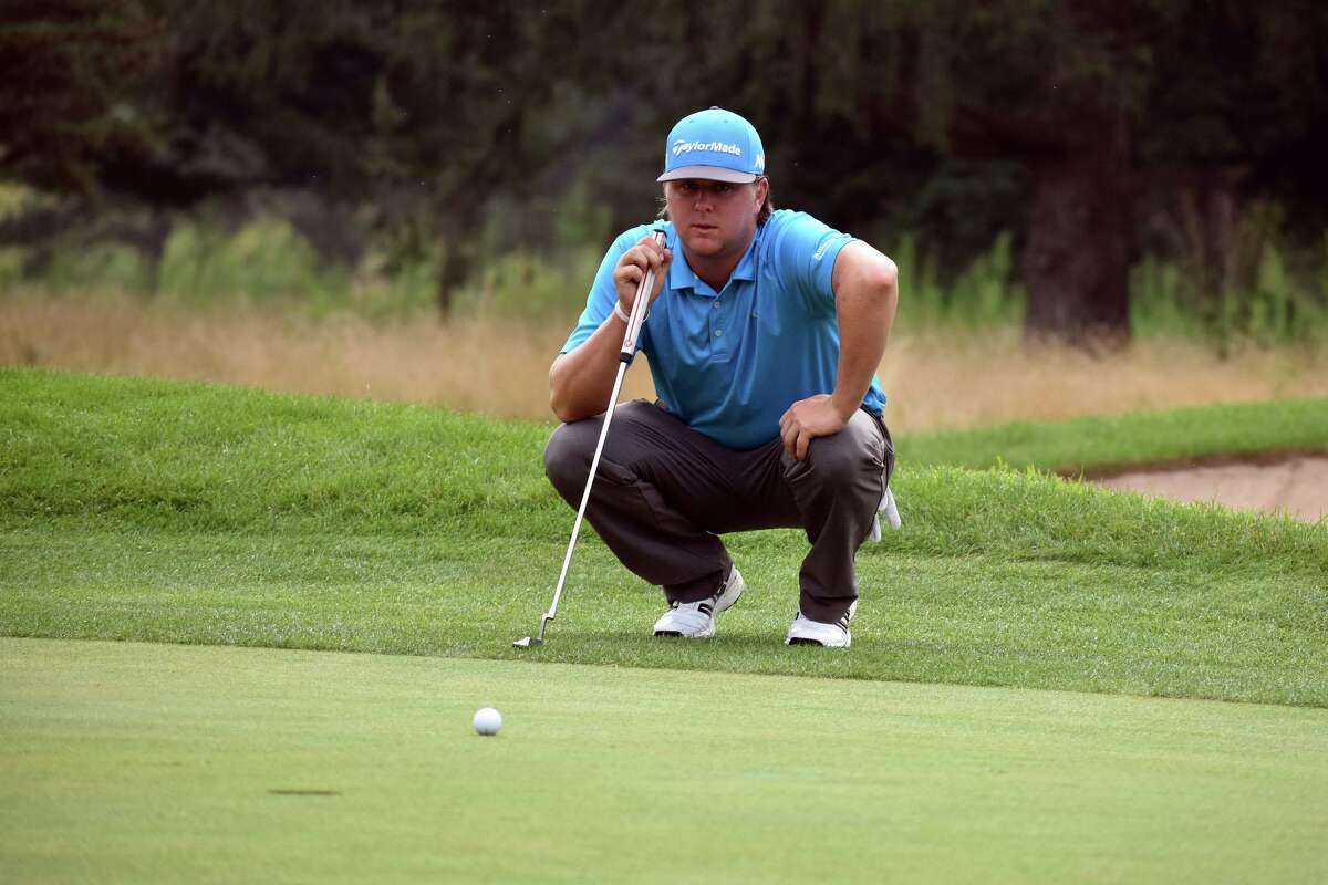 Pete Ballo lines up a putt during the third round of the 2017 Connecticut Open.