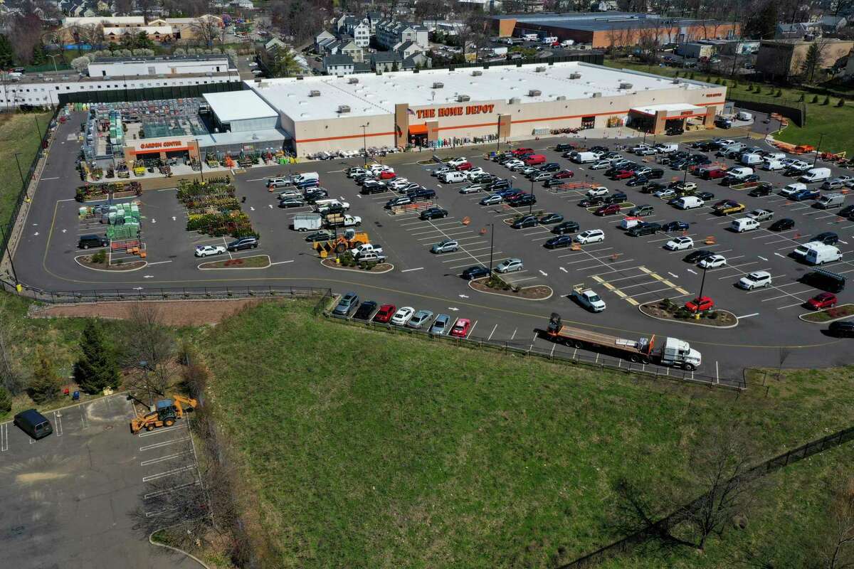 Mask on? Mask off? For shoppers in Stamford and elsewhere, it depends