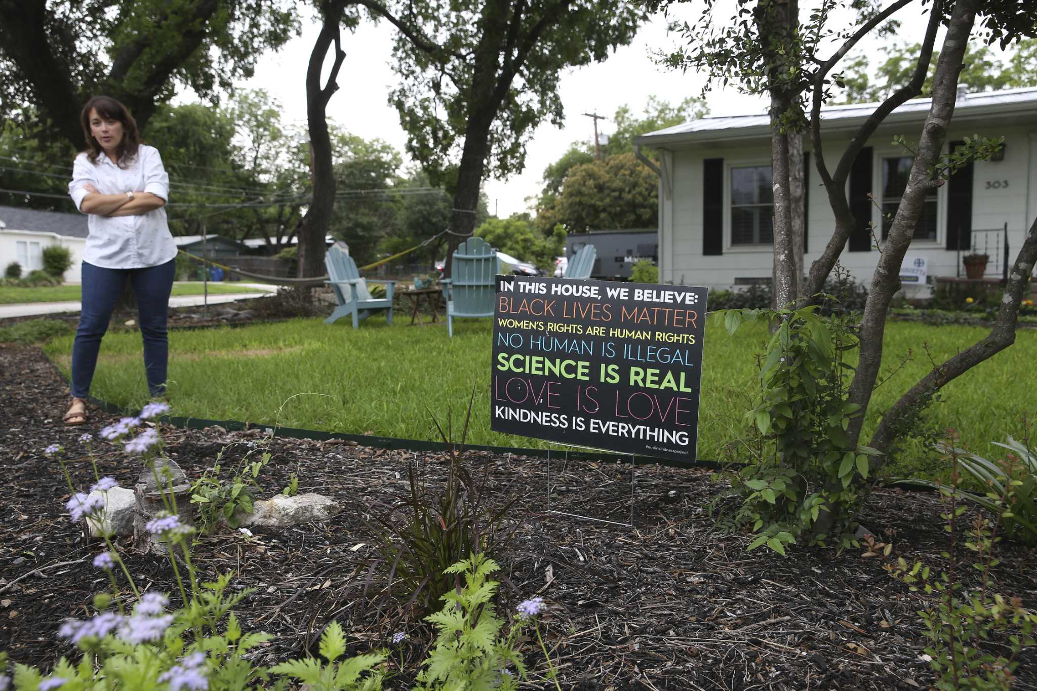 Dozens of Alamo Heights lawns suffer mysterious damage; residents believe they were targeted due to politics - Vimarsana News