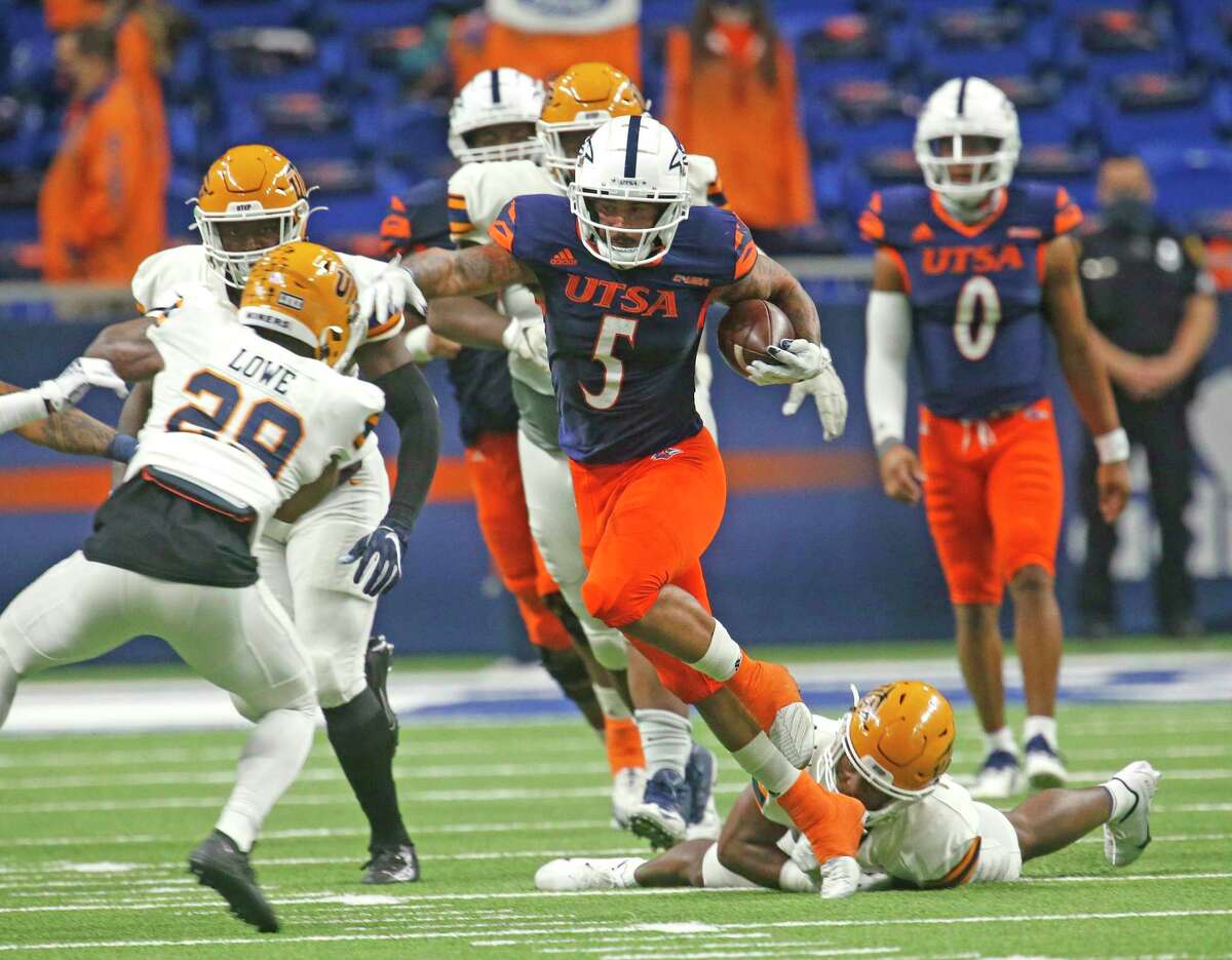 The decision of Brenden Brady (5) to return gives UTSA a lift at running back after the departure of Sincere McCormick.