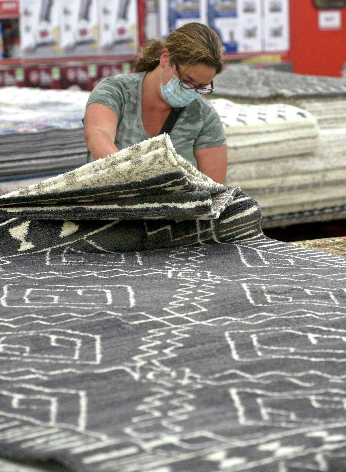 Danbury’s Ocean State Job Lot officially opens filling vacant Toys ‘R