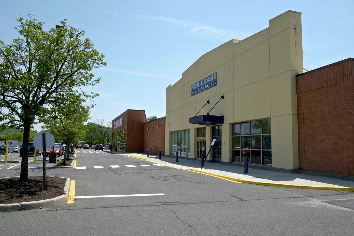 Danbury’s Ocean State Job Lot officially opens filling vacant Toys ‘R Us space