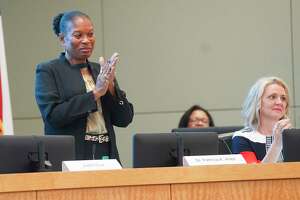 As HISD closes in on superintendent, lawmakers debate...
