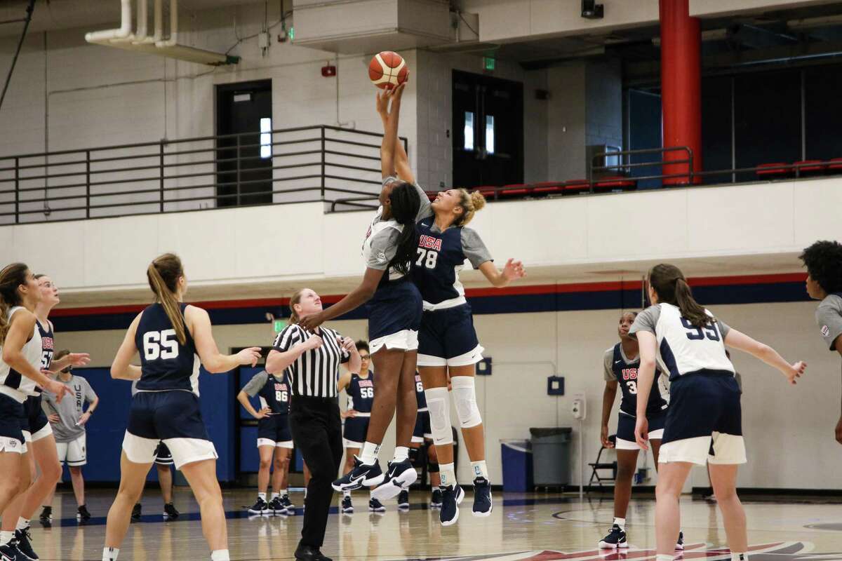 ‘Hoping to win four championships’ Freshman Amari DeBerry coming to