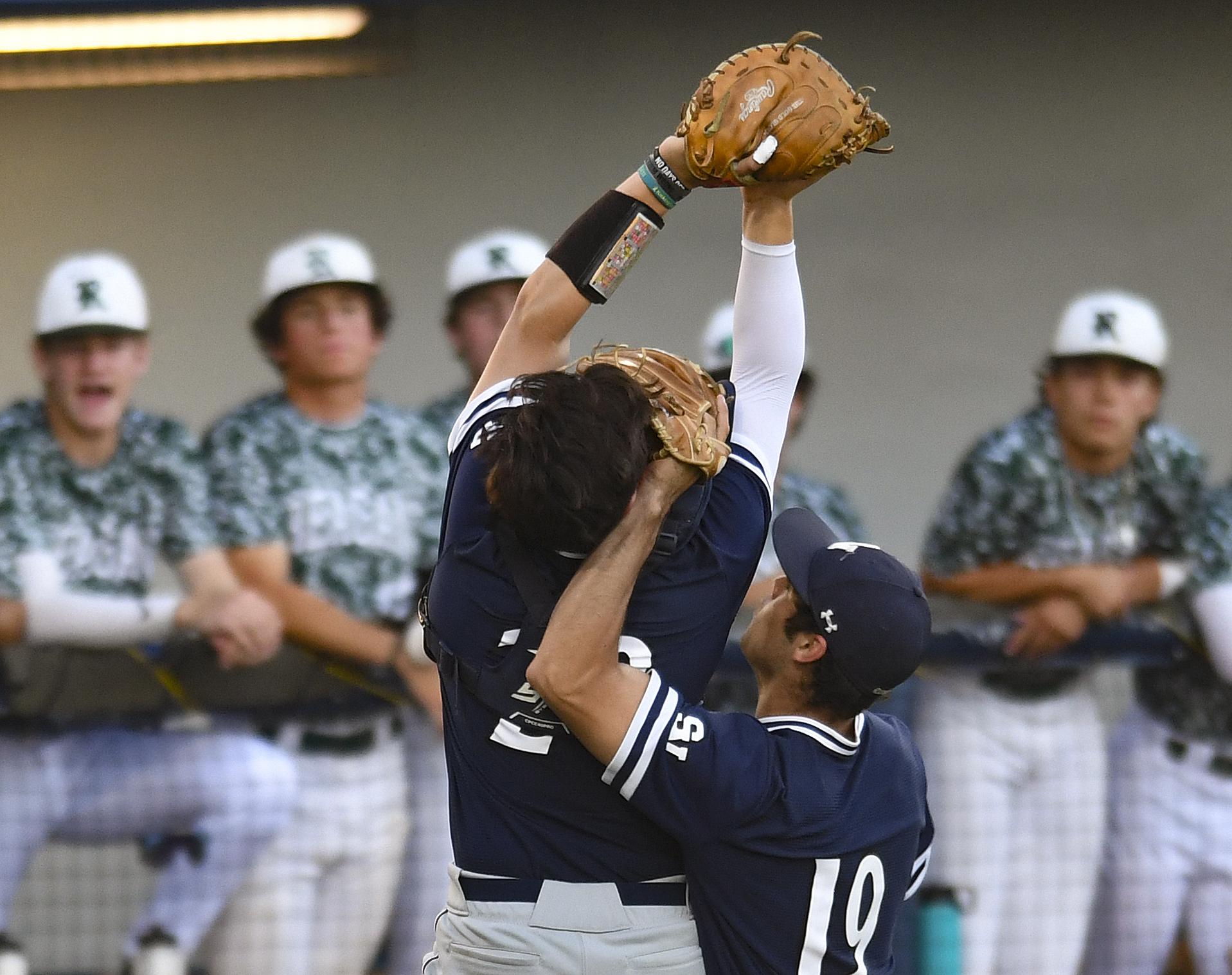 Smithson Valley knocks out Reagan to take regional quarterfinal series