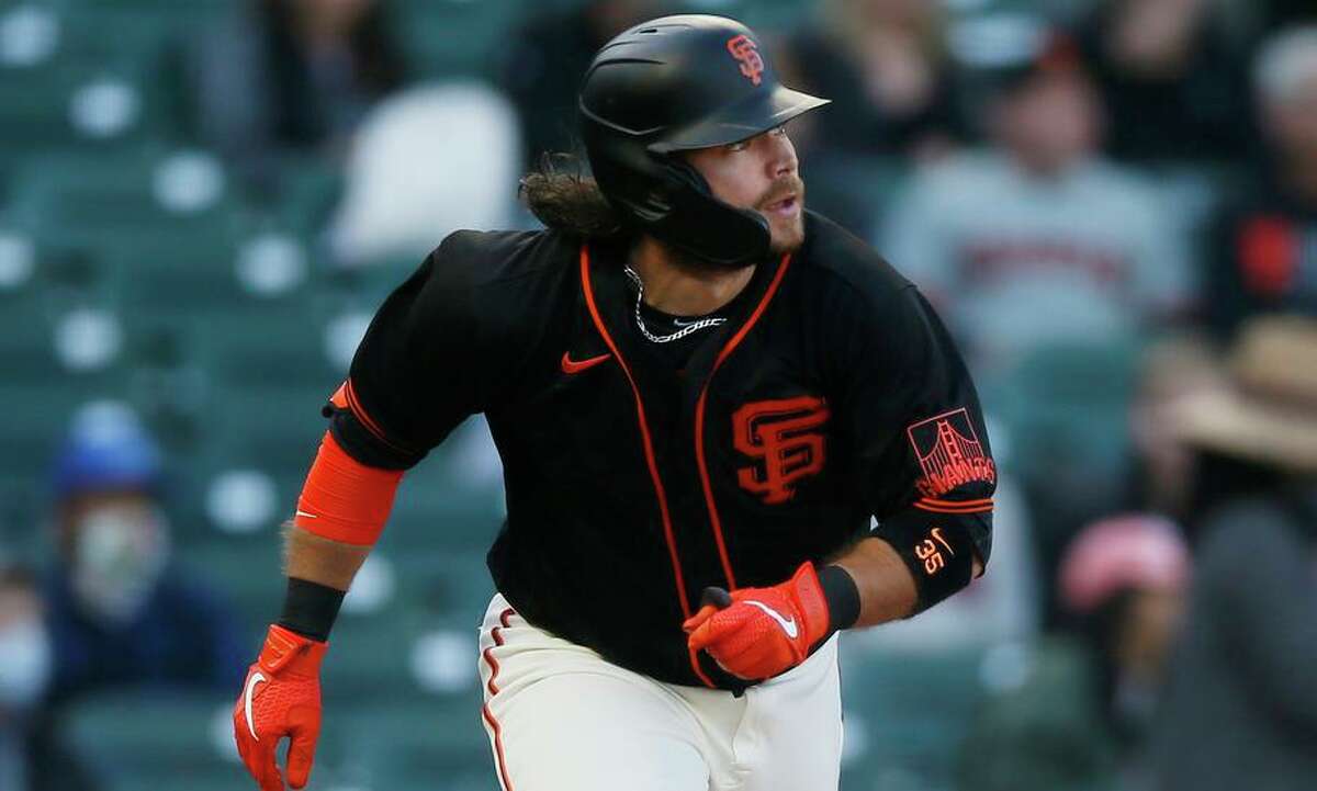 San Francisco Giants shortstop Brandon Crawford fields a ground