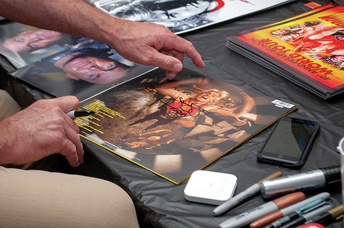 Comics, Cards and Collectables hosted Flash Gordon actor for fans.