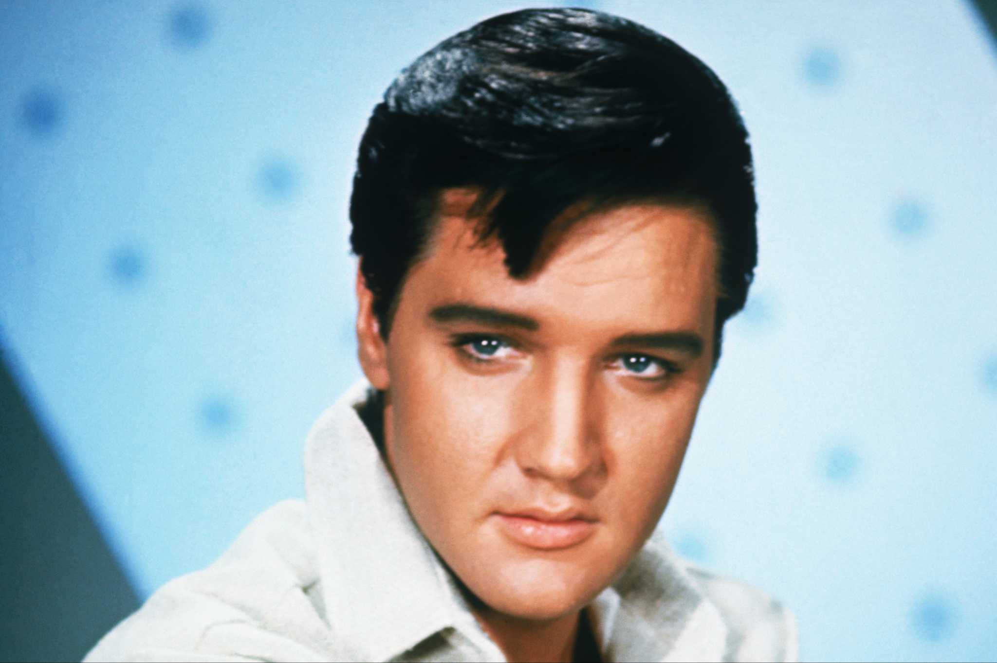 Quincy Jones Isn't the First Person to Accuse Elvis of Racism - Vimarsana News