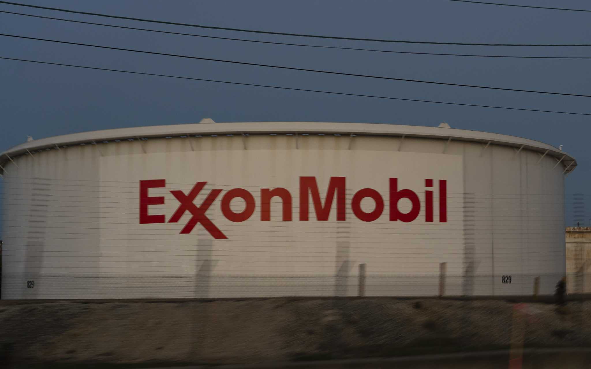 ukendt skrivebord ryste Exxon borrows 1.5M barrels of crude from U.S. petroleum reserve to fuel Ida  recovery efforts