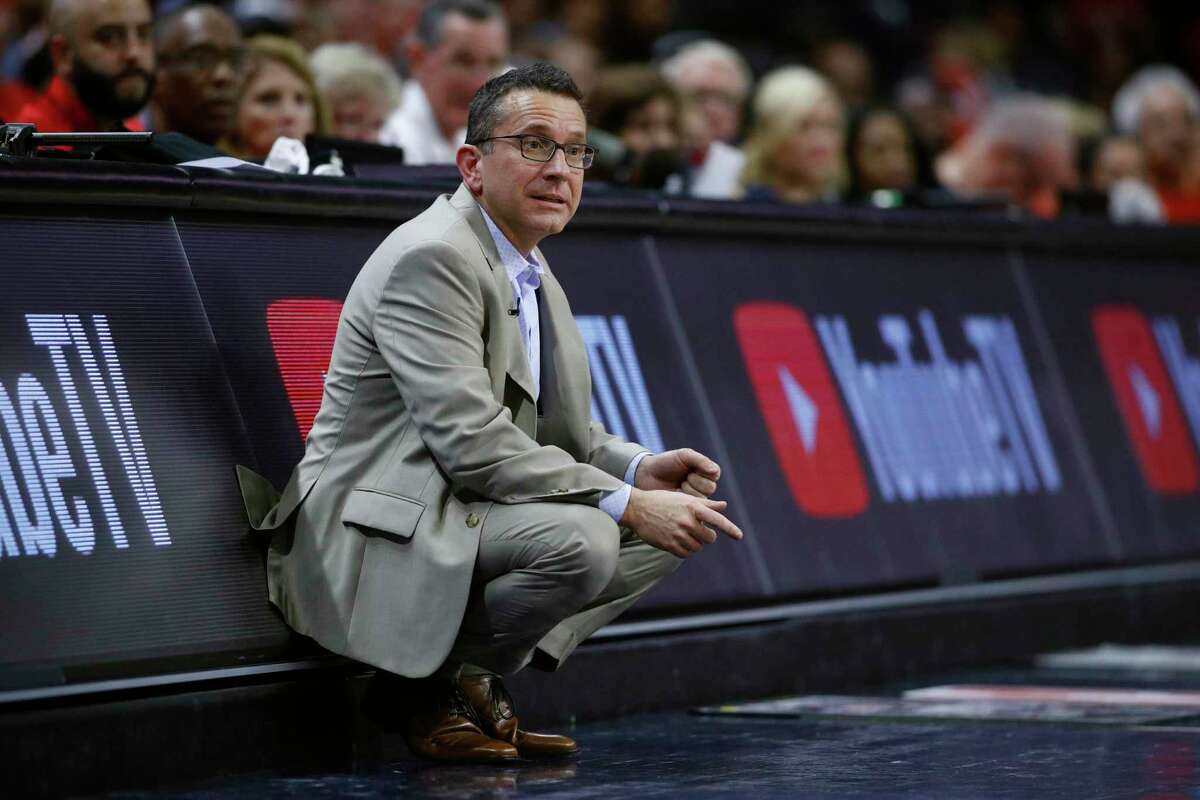 Connecticut Sun head coach Curt Miller directs his players in the second half of Game 1 of basketball's WNBA Finals against the Washington Mystics, Sunday, Sept. 29, 2019, in Washington. (AP Photo/Patrick Semansky)
