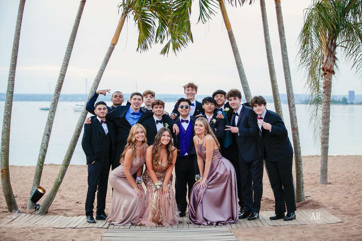New Fairfield High School held its senior prom on May 22, 2021 at Anthony's Ocean View in New Haven. Were you SEEN?