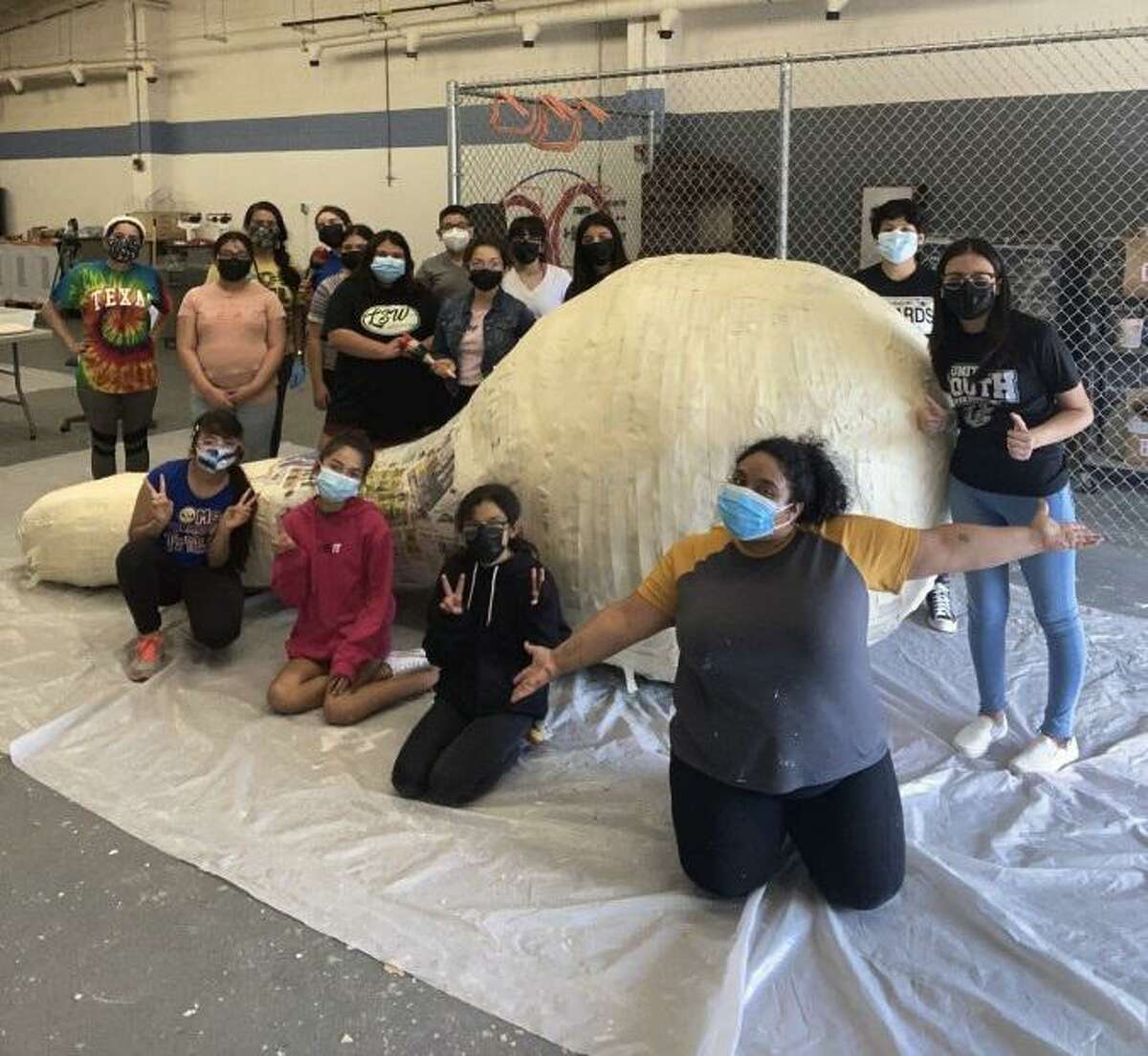 North Riverside Park Mall Hosts Giant Paper Mache Sculptures By Mexican  Artists – NBC Chicago